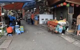 Khách Tây chán quán đắt đỏ, tìm ăn cơm bình dân Hà Nội giá 40.000 đồng/suất