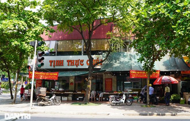 Hà Nội: Kỳ lạ việc quán cà phê bán thịt, quán nhậu bán rau trong mùa dịch