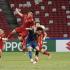 Hồng Duy lên tiếng về cú trượt chân trong trận gặp Thái Lan, Thành Chung lao vào 'cà khịa'